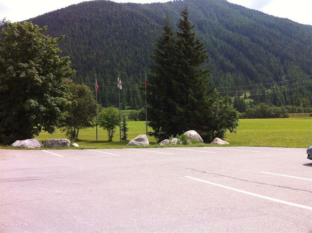 Hotel Pizzeria Selva Zernez Exterior foto