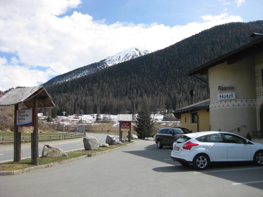Hotel Pizzeria Selva Zernez Exterior foto