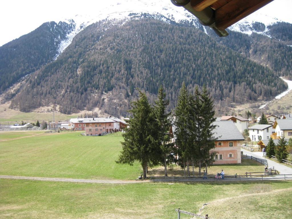 Hotel Pizzeria Selva Zernez Exterior foto