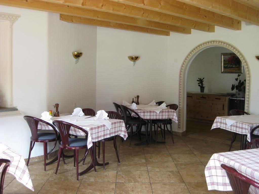 Hotel Pizzeria Selva Zernez Exterior foto