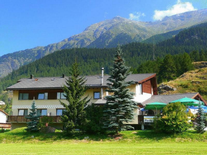 Hotel Pizzeria Selva Zernez Exterior foto